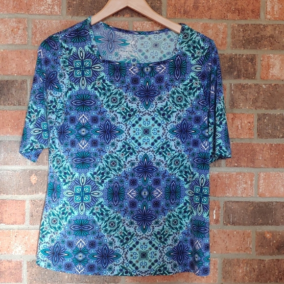East 5th Tops - ⛔3X$23⛔East 5th Casual Top Blouse size Small